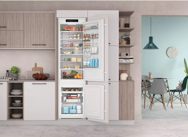    Indesit INC20T321EU (859991636040) -  6