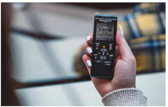 �������� Olympys OM SYSTEM WS-883 Black 8 GB  (V420340BE000) - �������� 2