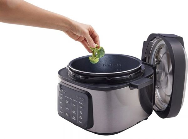 - Hisense HMC6SBK (744032) -  12