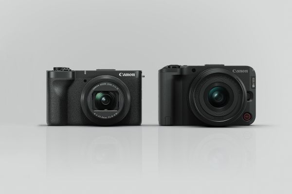   Canon EOS R50 V RF-S 14-30 IS STM PZ Content Creator Kit (6895C030AA) -  4