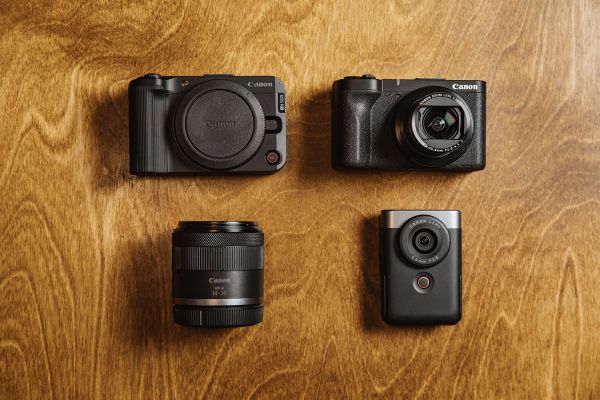   Canon EOS R50 V RF-S 14-30 IS STM PZ Content Creator Kit (6895C030AA) -  12