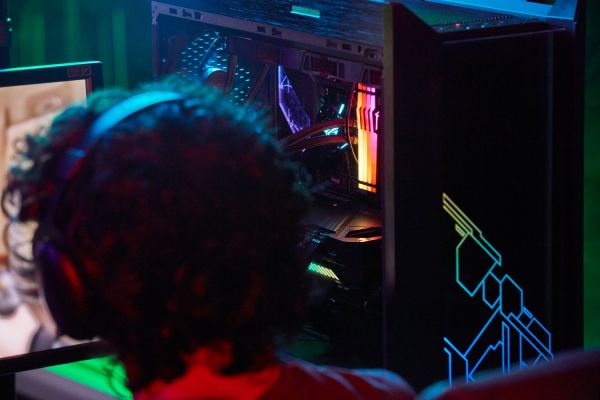  ` DDR5 32GB/5600 Kingston Fury Beast RGB Black (KF556C36BBE2A-32) -  13