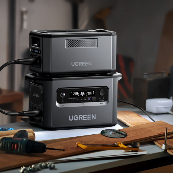    UGREEN EB2000 -  4