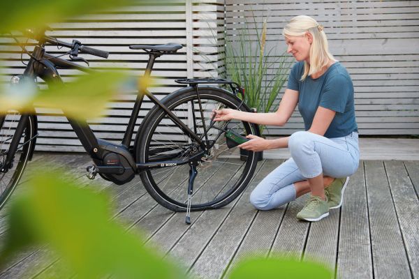   Bosch EasyPump, 3.6 , 3 , 10.3 , 10 /, 0.4  ( ) 0.603.947.000 -  12