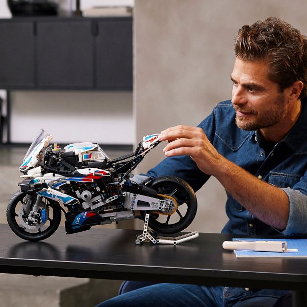 ����������� LEGO Technic BMW M 1000 RR 42130 - �������� 2