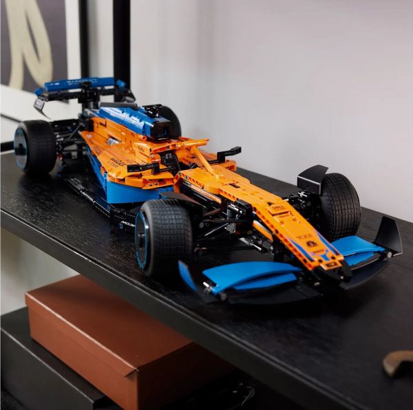 ����������� LEGO Technic �������� ���������� McLaren Formula 1� 42141 - �������� 2