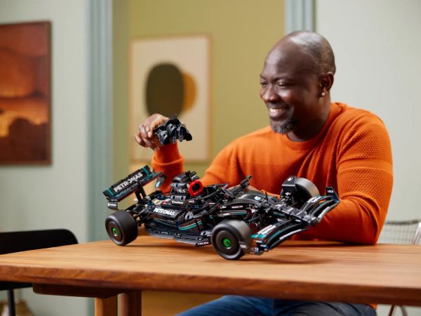 ����������� LEGO Technic Mercedes-AMG F1 W14 E Performance 42171 - �������� 2