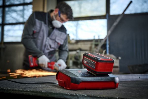 �������� ���������� Einhell PXC Boostcharger 3A PXC, 18�,  8�, 0.83�� 4512155 - �������� 2