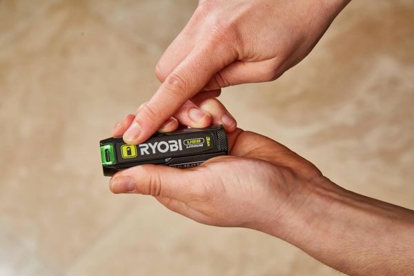 ����������� Ryobi RB4L30, USB Lithium, 4�, 3����� 5133006224 - �������� 4