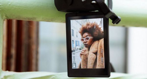 �������� ���������� Canon EOS R50 + RF-S 18-45 IS STM Black (5811C033) - �������� 10