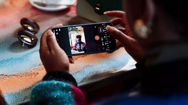 .  Canon EOS R50 + RF-S 18-45 IS STM + RF-S 55-210 IS STM Black 5811C034 -  10