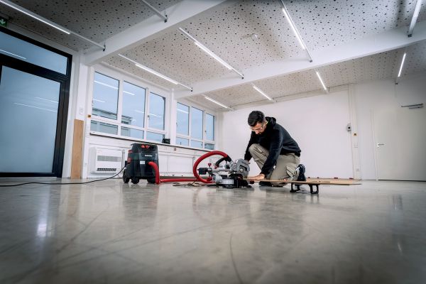 ���� ����������� Metabo KGS 216 M � ���������, 1200��, ���� 215��, ������ 70/40��, 13.4�� 613216000 - �������� 2