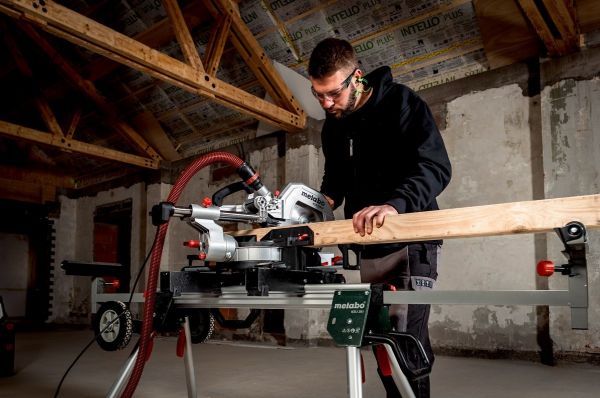 ���� ����������� Metabo KGS 216 M � ���������, 1200��, ���� 215��, ������ 70/40��, 13.4�� 613216000 - �������� 4