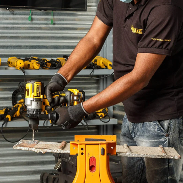 ����������-����� �������������� DeWALT XR Li-Ion 18� 95�� 450-2000��/��� ����, �� 1.5�� ��� ��� � �� DCD991NT - �������� 20