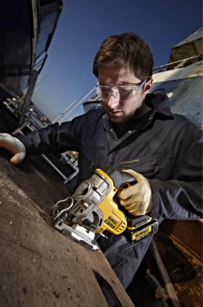 ������ �������������� DeWalt 18.0� XR 3000��/��� ��� 26�� 2.3�� ��� ��� � �� DCS331N - �������� 2