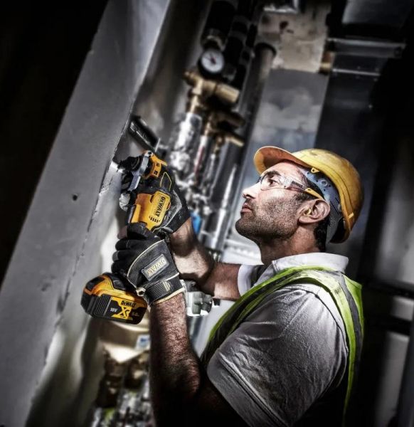 ������������������� ���������� �������������� DeWalt 18� XR Li-lon ����������� 20000 ��/��� 1.1�� ��� ��� � �� DCS356N - �������� 3