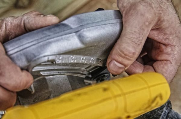 ���� ������� DeWalt 1350�� 184�� 5500��/�� 3.66�� DWE560 - �������� 3