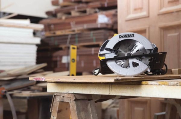 ���� ������� DeWalt 1350�� 184�� 5500��/�� 3.66�� DWE560 - �������� 4