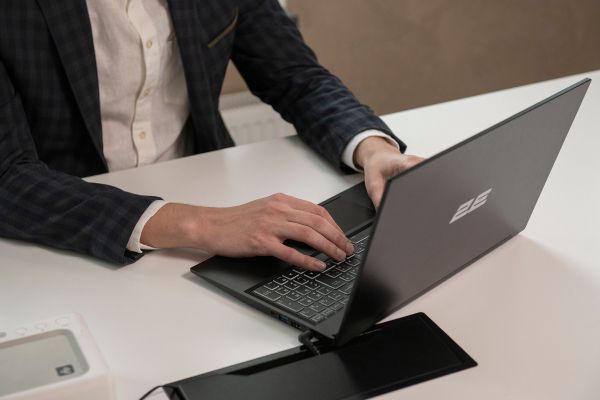 ������� 2E Imaginary 15.6" FHD IPS AG, Intel i3-1215U, 8GB, F256GB, UMA, DOS, ������ NL57AU-15UA08 - �������� 3