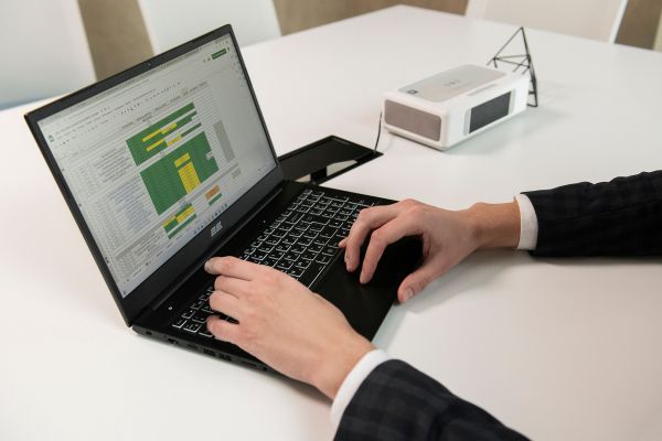 ������� 2E Imaginary 15.6" FHD IPS AG, Intel i3-1215U, 8GB, F256GB, UMA, DOS, ������ NL57AU-15UA08 - �������� 4