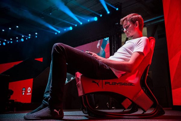 Playseat ��������� ����� PUMA Edition - Red PPG.00230 - �������� 7