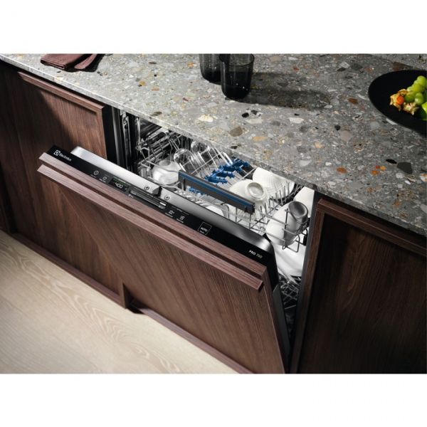   . ELECTROLUX EEQ947200L -  9