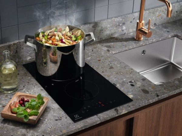 ������������� �������� ����������� Electrolux LHR3233CK ������ - �������� 3