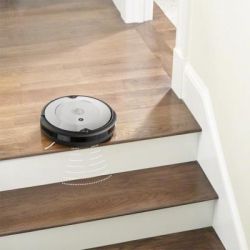 - iRobot Roomba 698 (R698040) -  4