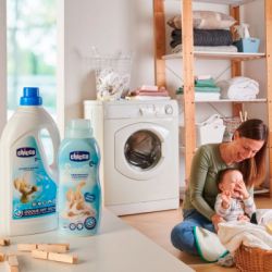 Кондиціонер для білизни Chicco Sensitive Sweet Talcum пом'якшувач тканин 750 мл (8058664103126) - Картинка 2