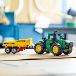  LEGO Technic John Deere 9620R 4WD Tractor 390  (42136) -  5