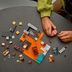  LEGO Minecraft    (21185) -  5