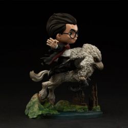 Գ   Iron Studios Harry Potter Harry and Buckbeak (WBHPM39921-MC) -  2