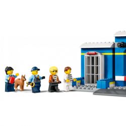  LEGO City     172  (60370) -  6