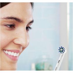 Электрическая зубная щетка Oral-B D305.513.3X Black - Картинка 3