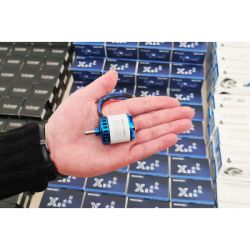    SunnySky X2820 V3 KV570 motor white+blue shell individual package (X2820-570KV) -  6