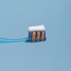 Зубная паста Fesco Ultra Whitening Отбеливание 100 мл (4820204701970) - Картинка 6