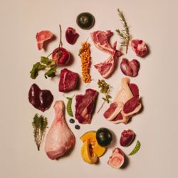 Лакомство для собак Carnilove Crunchy Snack Ostrich with Blackberries 200 г (8595602582587) - Картинка 3
