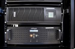  EnerGenie UPS-RACK-1500 1500VA, Line Int., AVR, 3xIEC+2xSchuko, USB, LCD, RJ11 -  5