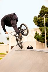 ������������ ������� JBL Charge 6 Black (JBLCHARGE6BLK) - �������� 10