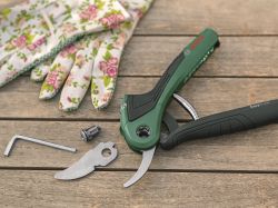 Секатор аккумуляторный Bosch EasyPrune, 12В, 2х3А, d реза 25мм, 1000гр 0.600.8B2.102 - Картинка 7