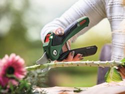 Секатор аккумуляторный Bosch EasyPrune, 12В, 2х3А, d реза 25мм, 1000гр 0.600.8B2.102 - Картинка 17