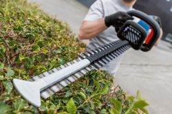 Кущоріз акумуляторний Bosch GHE 18V-60 18В 60мм крок різу 23мм 2.3кг без АКБ та ЗП 0.600.8C9.000 - Картинка 6