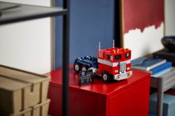 ����������� LEGO Icons Optimus Prime 10302 - �������� 3