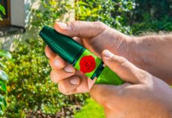 Шланг садовый Verto, растягивающийся, 7.5-22м, в комплекте ороситель прямой 15G700 и коннектор и 2 муфты 15G890 - Картинка 2