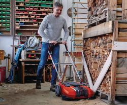 Подметальная машина аккумуляторная Einhell TE-SW 18/610 Li - Solo, PXC, 18В, ширина 610 мм, бак 20 л, 1800 м2/ч, 10.3 кг (без АКБ и ЗУ) 2352040 - Картинка 4
