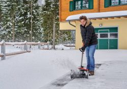Машина снігоприбиральна акумуляторна Einhell GE-ST 36/40 Li E-Solo 2x18В ширина 40м викид 6м глибина 20см 6.5кг без АКБ та ЗП 3417011 - Картинка 11