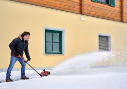 Машина снігоприбиральна акумуляторна Einhell GE-ST 36/40 Li E-Solo 2x18В ширина 40м викид 6м глибина 20см 6.5кг без АКБ та ЗП 3417011 - Картинка 10