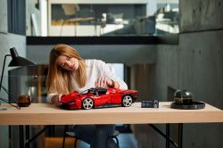 LEGO ����������� Technic Ferrari Daytona SP3 42143 - �������� 2