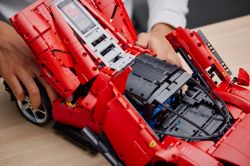 LEGO ����������� Technic Ferrari Daytona SP3 42143 - �������� 6