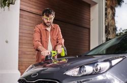 Машина полірувальна Ryobi R18P-0, акумуляторна, ONE+ 18В, 125 мм, рандомна орбіта, регулювання швидкості, solo (без АКБ та ЗУ) 5133004845 - Картинка 4